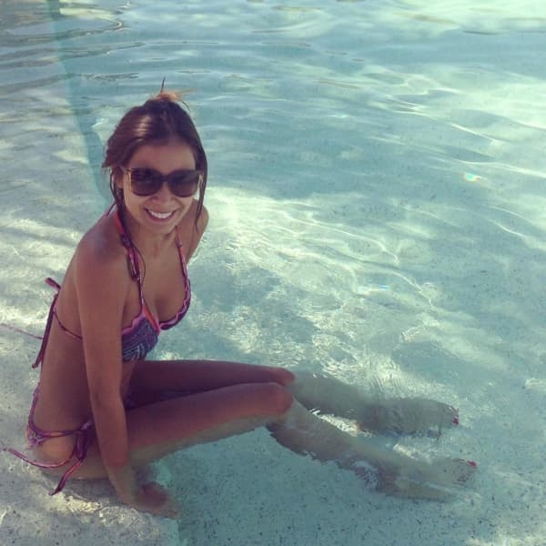 Karin Jiménez, es la bella esposa del jugador colombiano, Santiago Arias. La modelo es sin duda una de las wag’s más espectaculares de la Copa América.