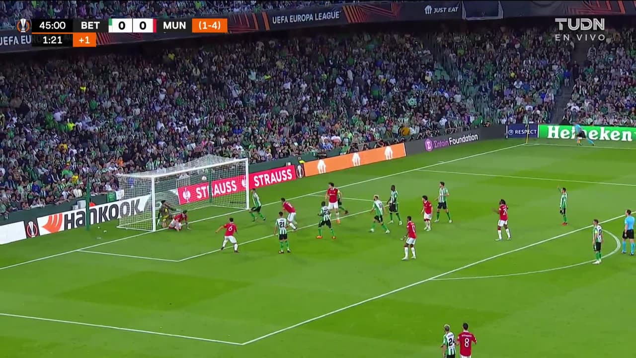 ¡TIRO ATAJADO! disparo por Facundo Pellistri.