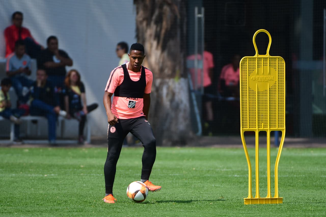 América confirmó la baja de Nicolás Benedetti y las lesiones de Nicolás Castillo y Oribe Peralta, pero sigue la evolución de Jérémy Menez y Roger Martínez que volvieron a la actividad en la Liga MX tras sus lesiones.