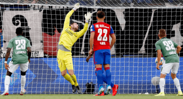 Las mejores imágenes del juego de vuelta de la clasificatoria a la UEFA Champions League entre el FC Basel y el PSV Eindhoven.