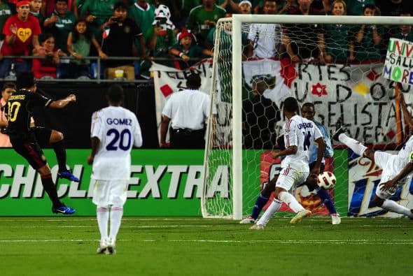 Con este zurdazo cruzado al segundo poste del arquero cubano, Giovani hizo el cuarto gol.