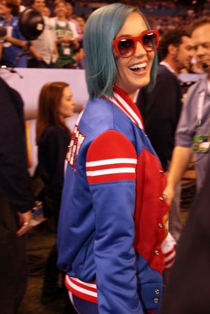 Recordemos que Katy Perry le entregó al QB de los Panthers, Cam Newton, el trofeo al Novato Ofensivo del año.