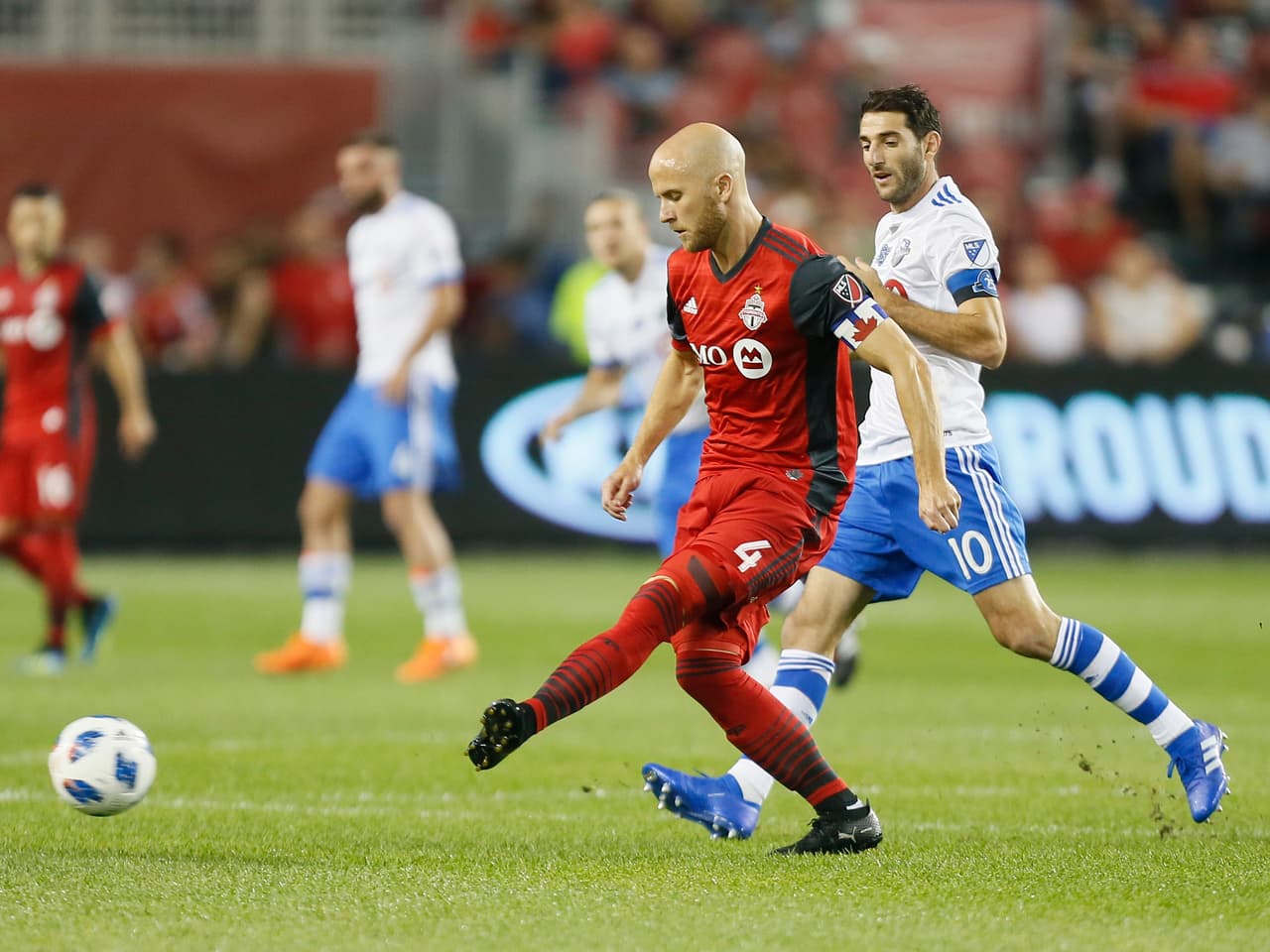 Contra todo pronóstico, Toronto FC comienza a levantar en la recta final de la temporada regular. El vigente campeón de la MLS confía en líderes como Michael Bradley para volver a entrar en los Playoffs. (USA Today Images)
