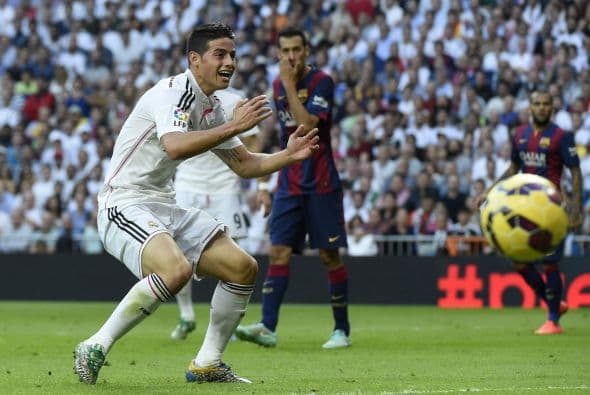 James Rodríguez, de buen partido tuvo algunos chances.