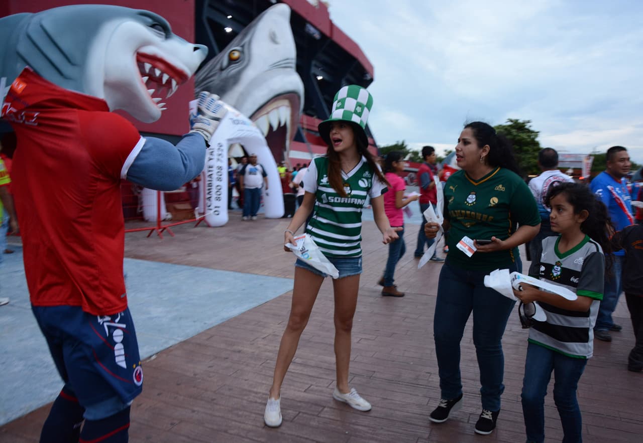 El colorido de la afición en la Jornada 13