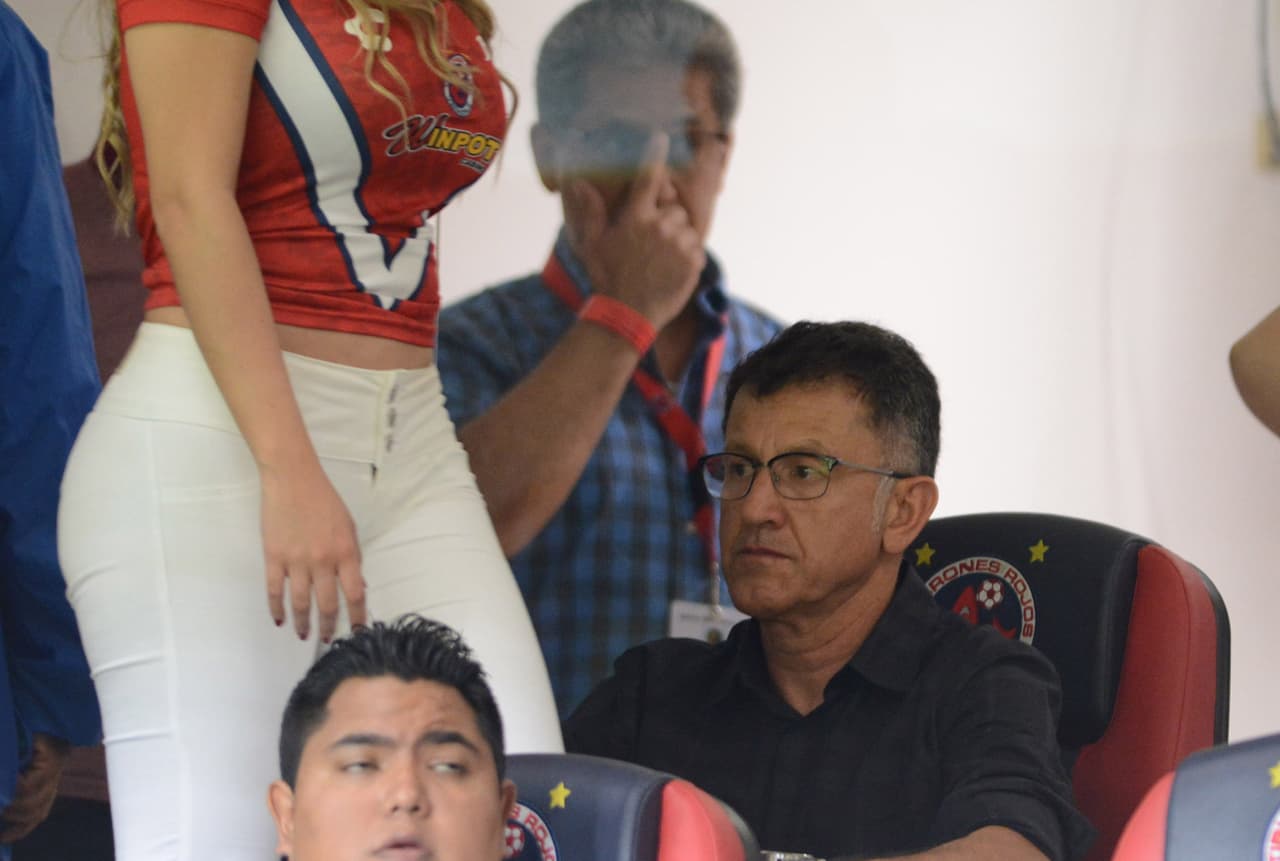 El colorido de la afición en la Jornada 13