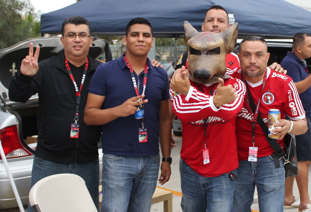 El colorido de la afición en la Jornada 13