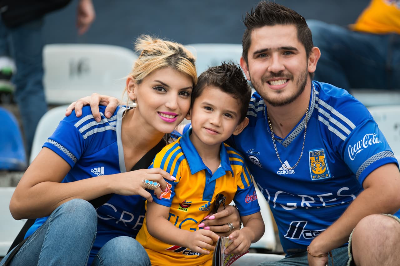 El colorido de la afición en la Jornada 13