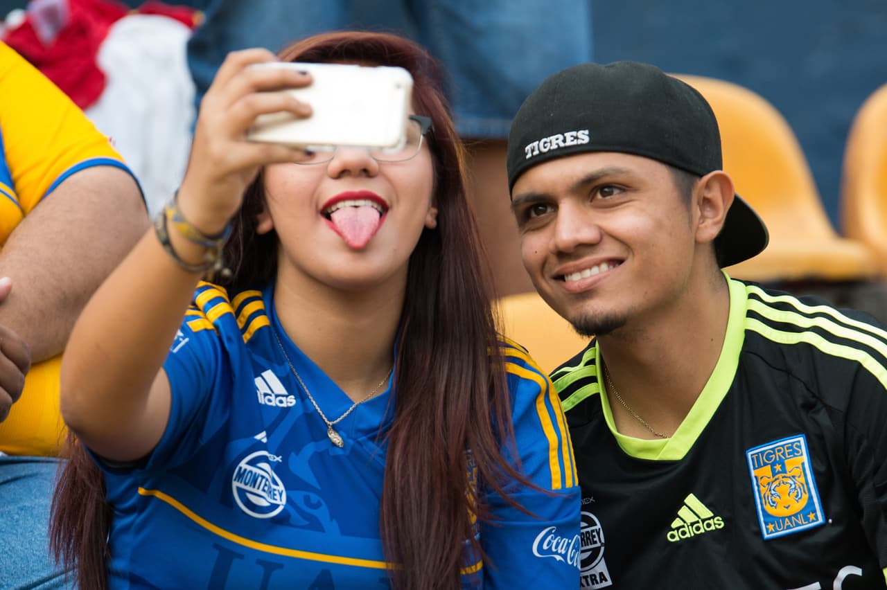 El colorido de la afición en la Jornada 13