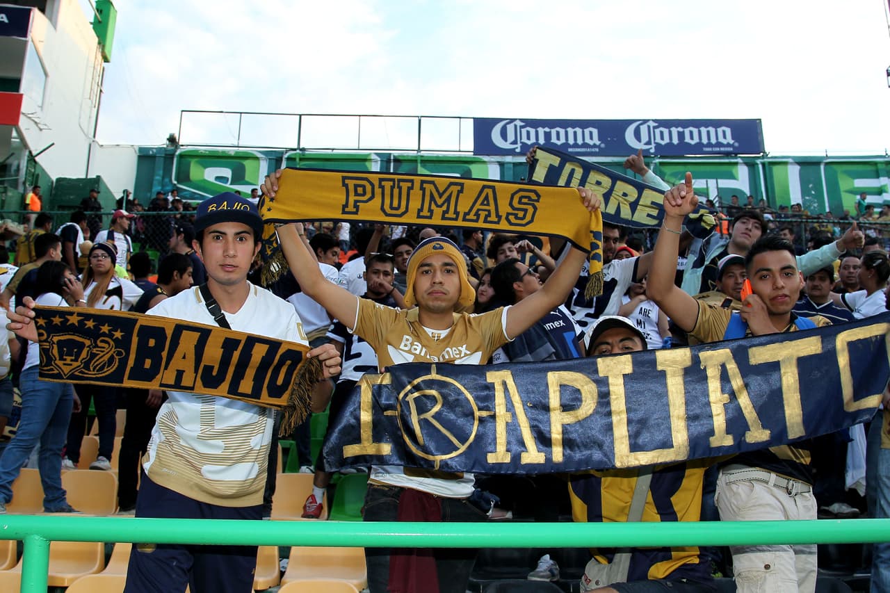 El colorido de la afición en la Jornada 13