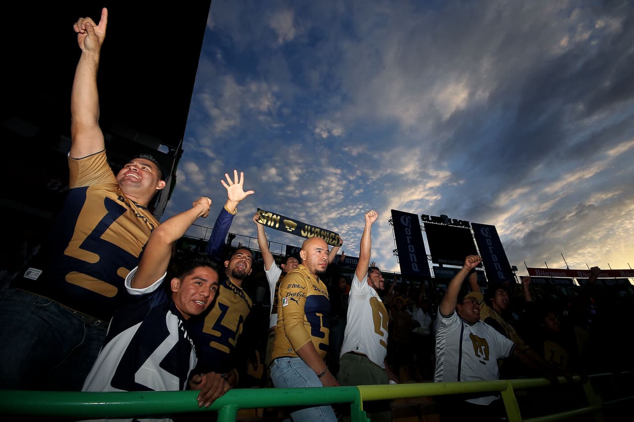 El colorido de la afición en la Jornada 13