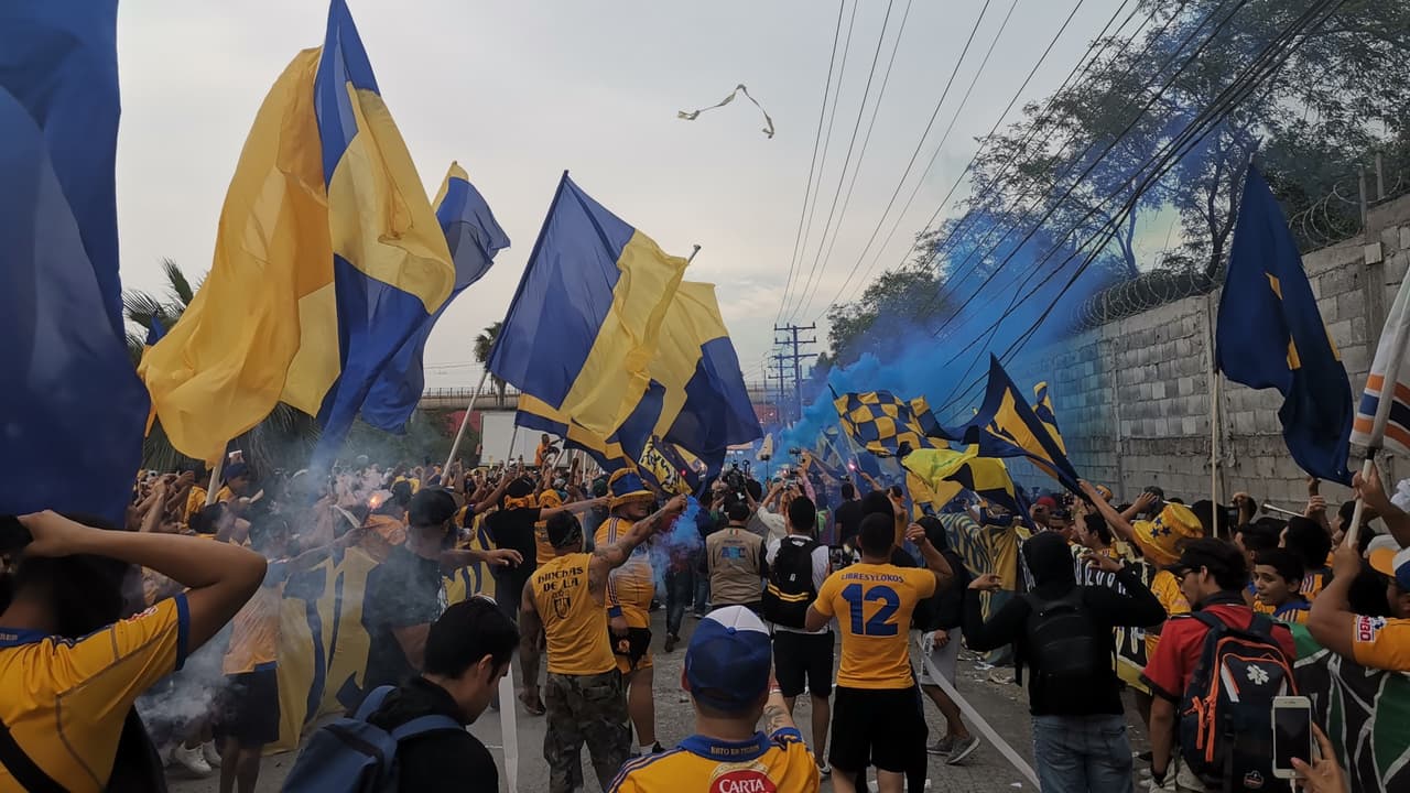 Con la motivación a tope, Tigres tuvo caótica llegada