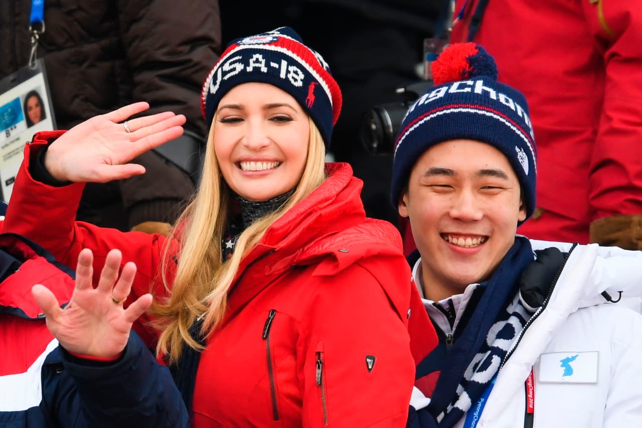 La hermosa Ivanka Trump, hija del presidente de Estados Unidos, Donald Trump, fue centro de atención en Pyeongchang 2018, donde brilló por su belleza y buen ánimo como espectadora y con los atletas.