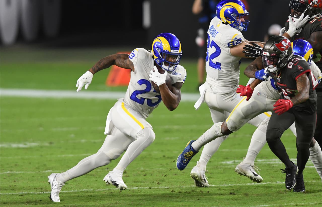 Jared Goff consigue el ansiado triunfo sobre Tom Brady y con un marcador de 27-24, los Bucs pierden en su propia casa.