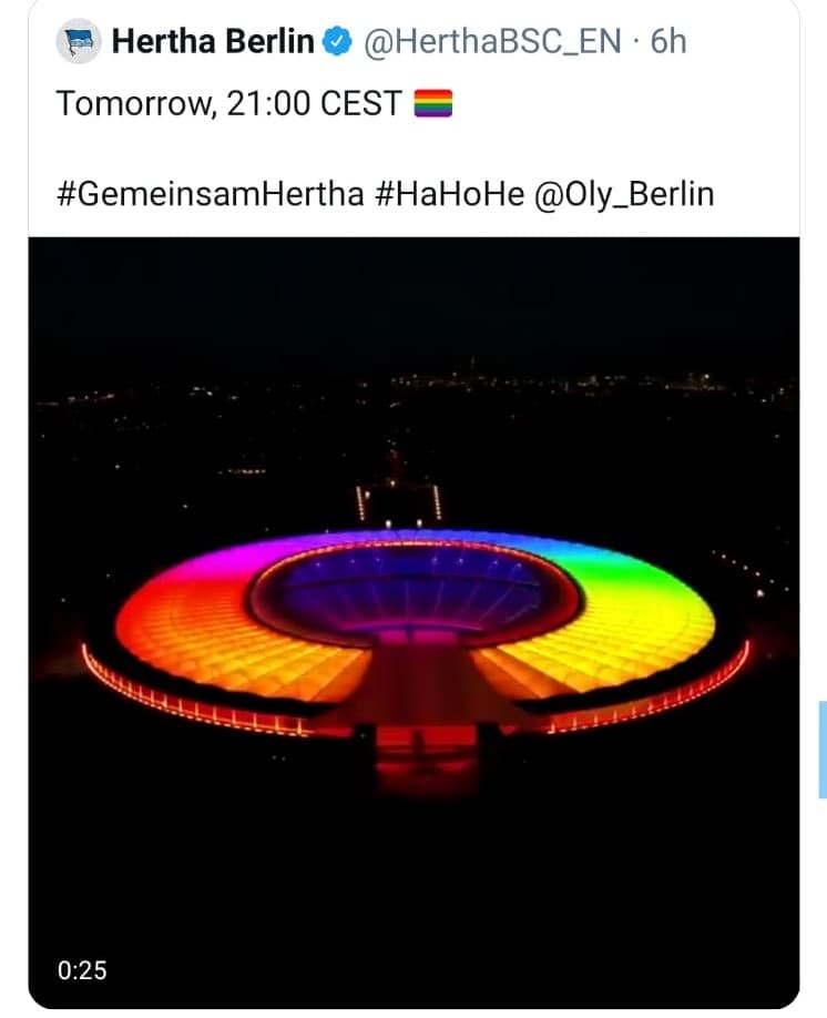 La UEFA dijo ser una organización política y religiosamente neutra.