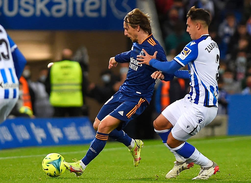 La defensa del Real Madrid brilla en San Sebastián, Luka Jovic se luce con gol y asistencia y el Madrid es lider solitario con 39 unidades.