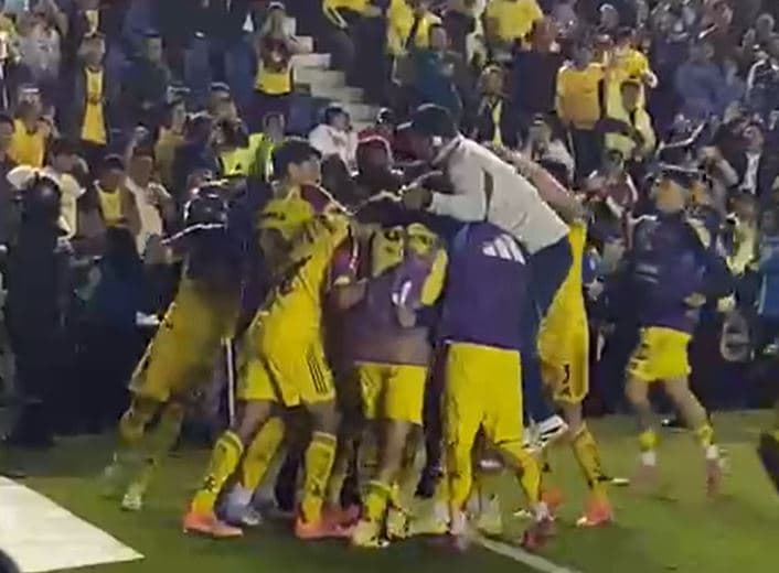 Hasta el cuerpo técnico festejó con todo el 2-1 para América