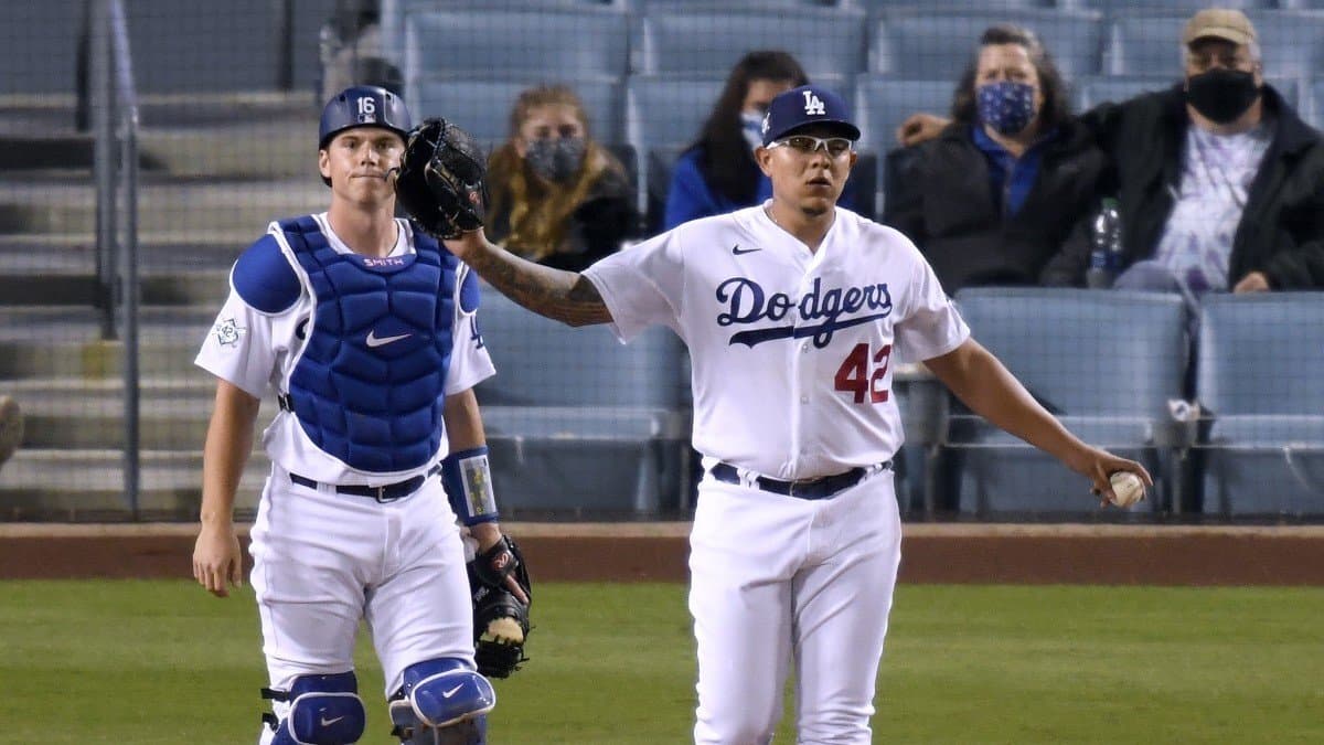 Julio Urías se va sin decisión y Verdugo mantiene bat encendido