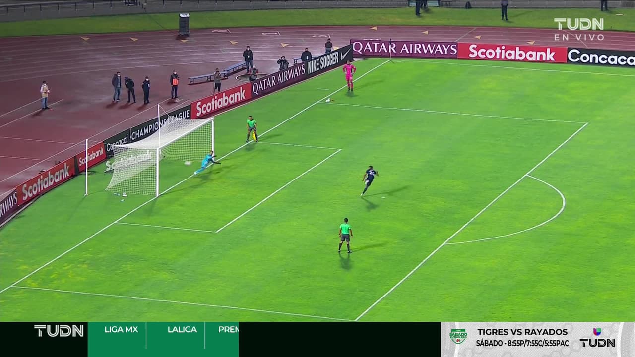 ¡GOL!  anota para New England Revolution. DeJuan Jones