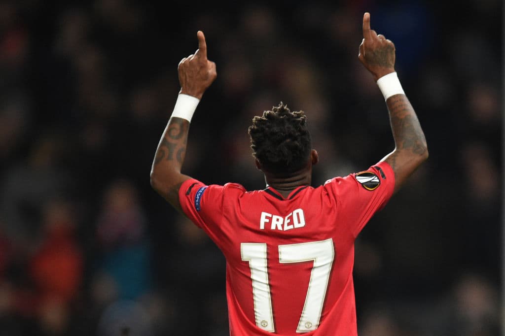 El mediocampista brasileño festeja su gol tras empujar el balón ante la gran asistencia de Lingard.