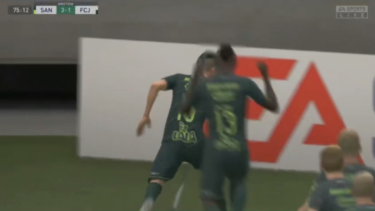 Marco Canales, representante de los Bravos de Juárez cayó 1-3 ante Octavio Rivero comandando a los Santos en el futbol virtual.