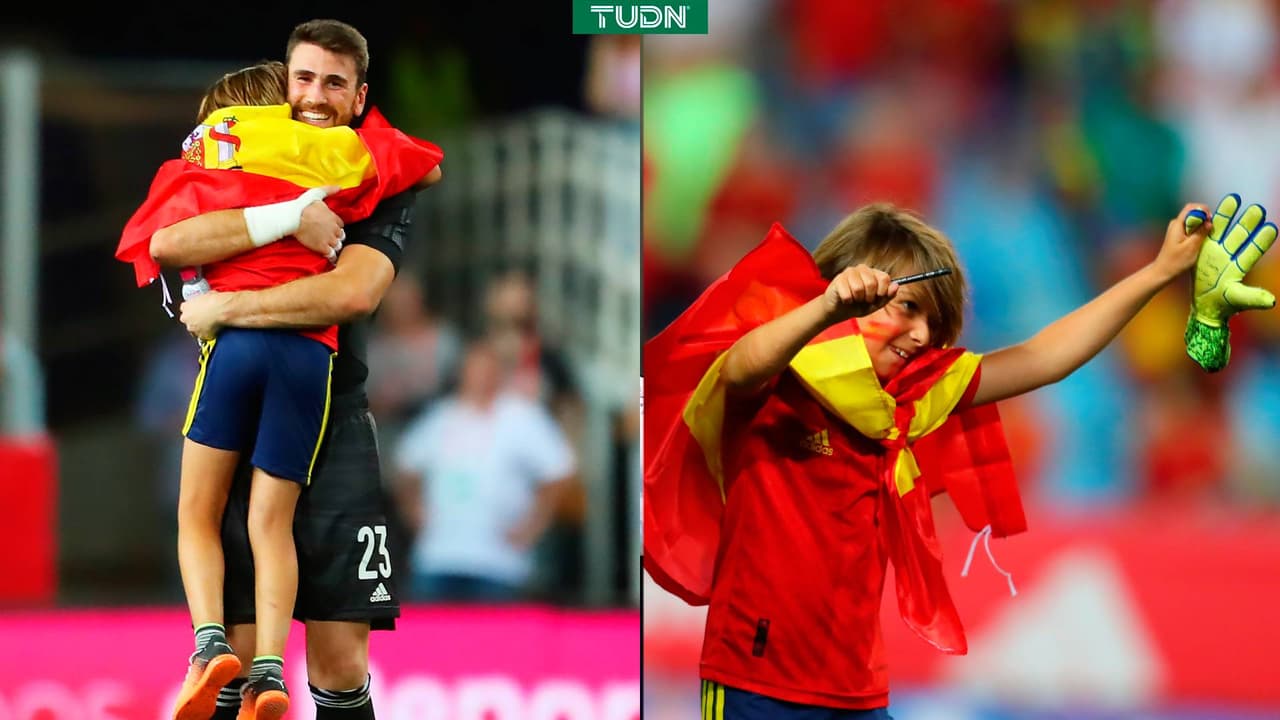 Niño es defendido para que pueda obtener autógrafo de Unai Simón