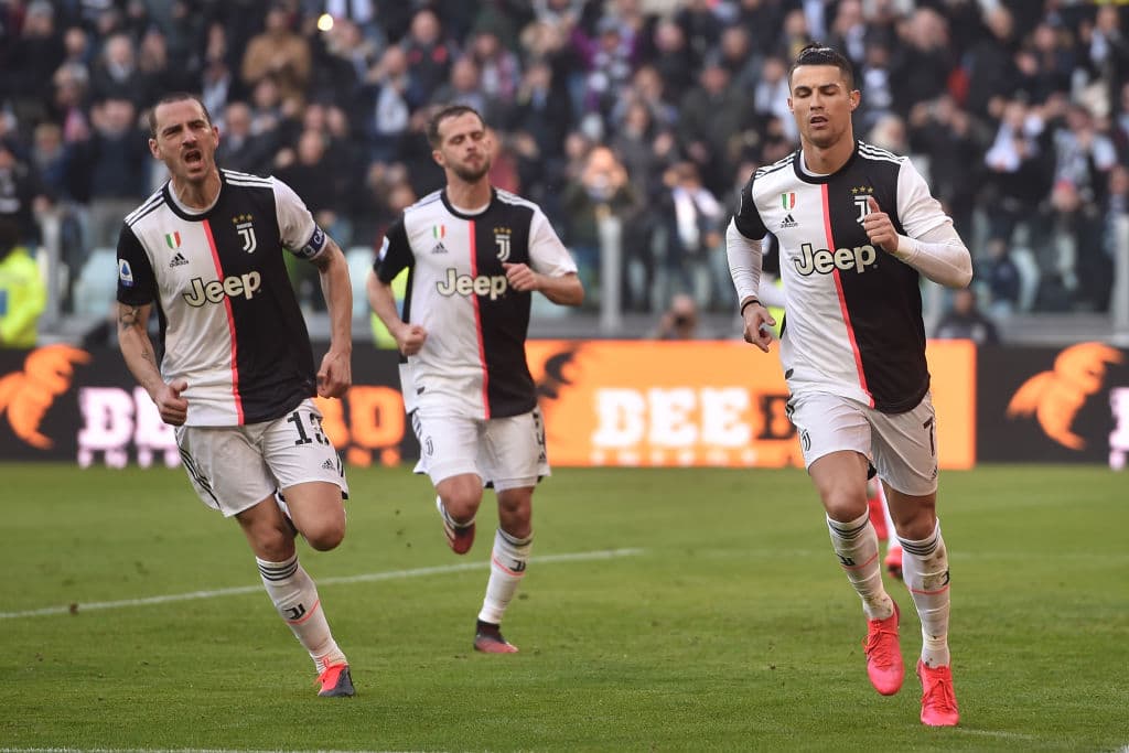 De la mano de Cristiano Ronaldo, la Juve golea a la Fiorentina 3-0. El astro portugués anota doblete y Matthijs de Ligt es el autor del tercer gol en esta victoria 1,600 de la Vecchia Signora en la Serie A.