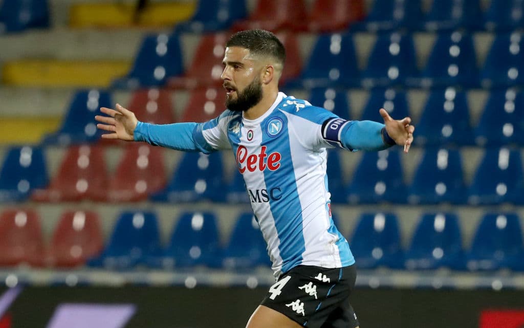 El Napoli golea al Crotone 4-0. El mexicano 'Chucky' Lozano aportó a la goleada con un tanto para su escuadra, los otros goles cayeron por parte de Lorenzo Insigne, Diego Demme y Andrea Petarga, durante la sexta Jornada de la Serie A.