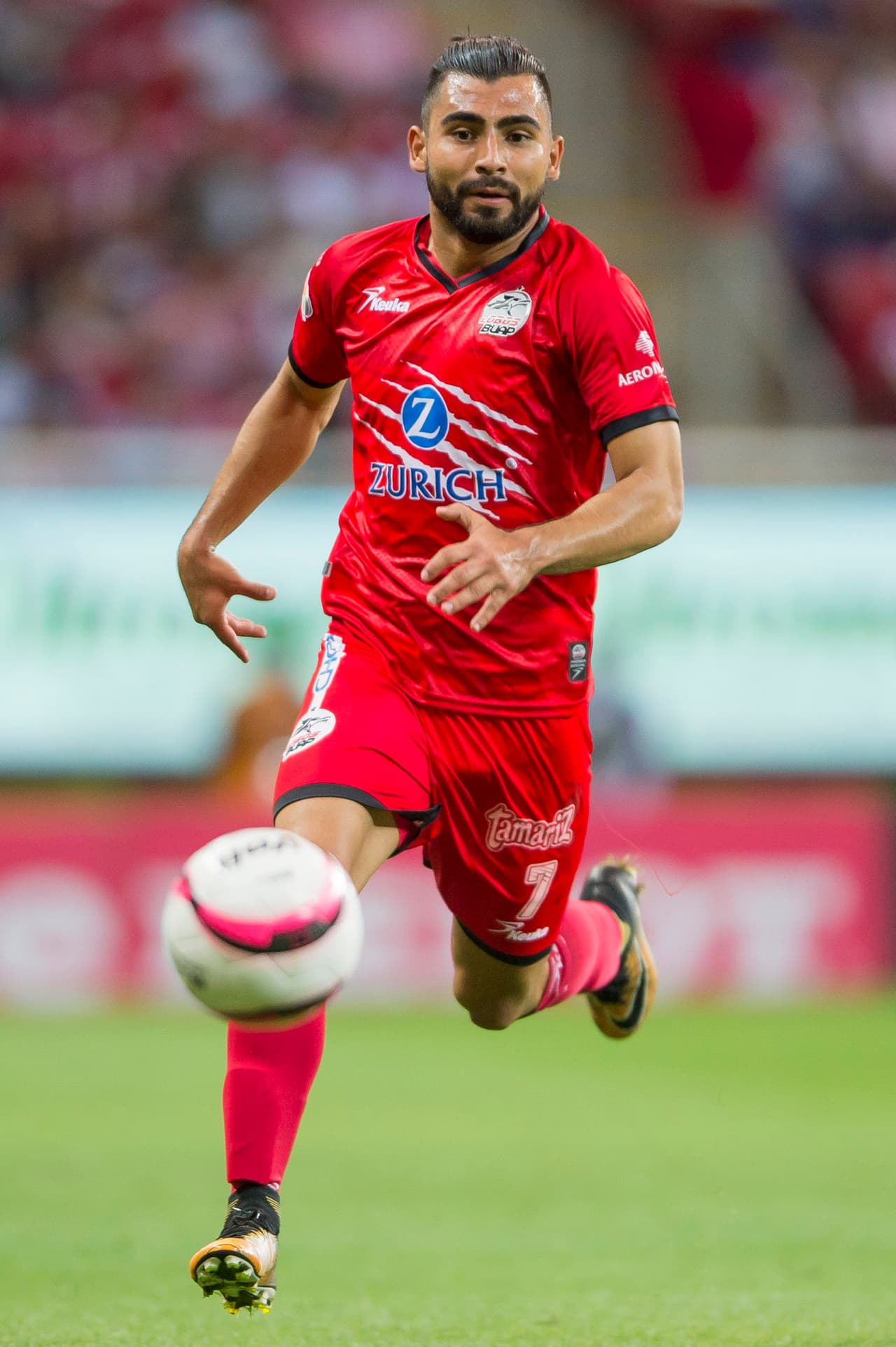 Amaury Escoto sorprendió en la segunda mitad del año con Lobos BUAP. El atacante ahora estaría en la mira de Chivas y Gallos.