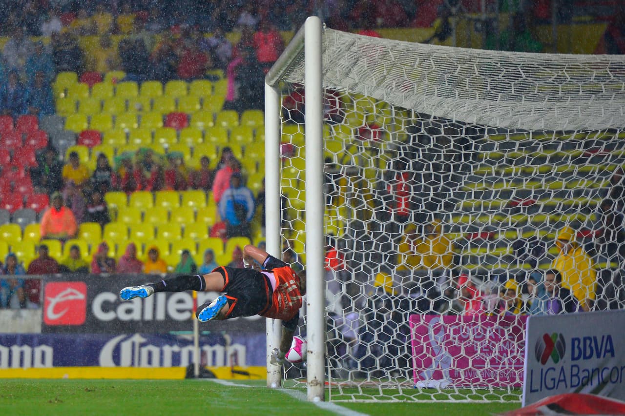 <b>Lo peor: </b>Nicolás Vikonis había tenido una buena participación en el juego contra Monarcas, sin embargo tuvo un grado importante de responsabilidad en los dos goles que derivaron en la derrota de su equipo.