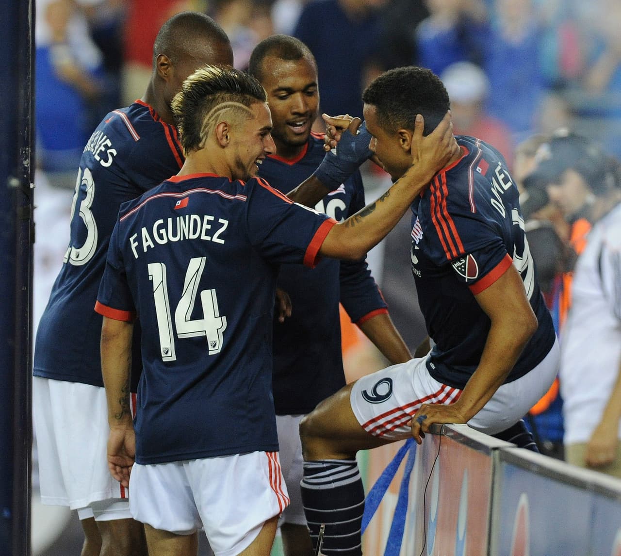 El delantero charrúa Diego Fagúndez se mandó un golazo que abrió el camino para la victoria 2-0 del Revolution sobre el Fire.