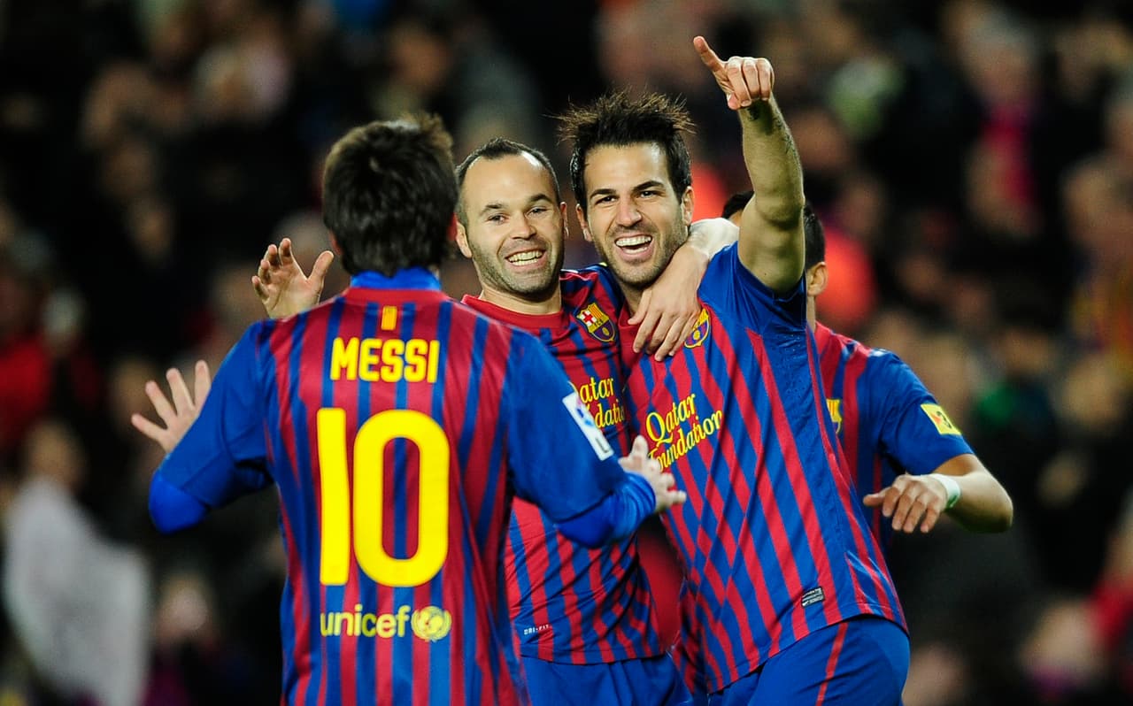 <b>Los recuerdos son felices</b>
<br>- La mayoría de todos nostoros podríamos recordar así a Fàbregas y Messi, sonriendo y festejando, al menos cuando fueron compañeros.
<br>- Pero, la realidad indica que, en algún tiempo el argentino se convirtió en un dolor de cabeza para el español.