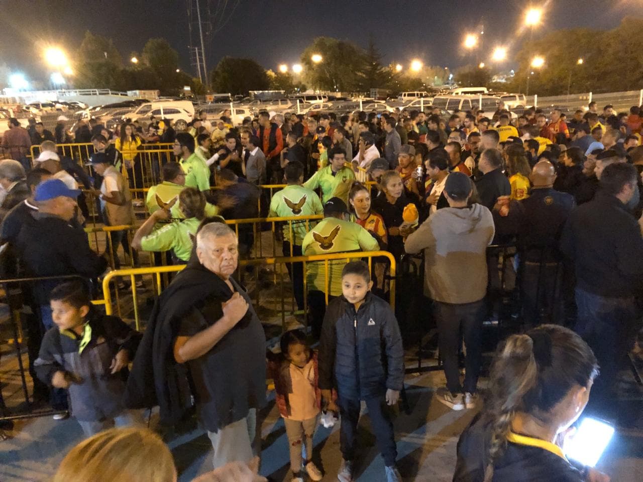 Monarcas y América continúan con la fiesta de las semifinales en el futbol mexicano.