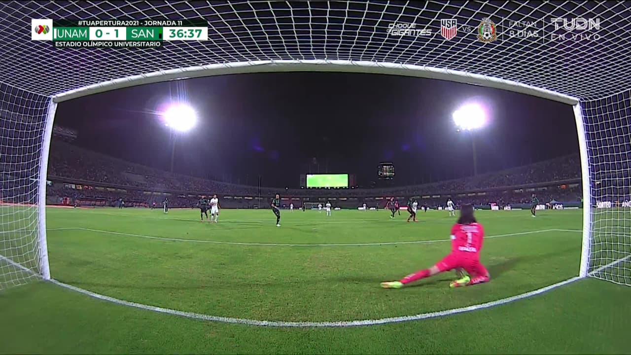 ¡TIRO ATAJADO! disparo por Leonel López.