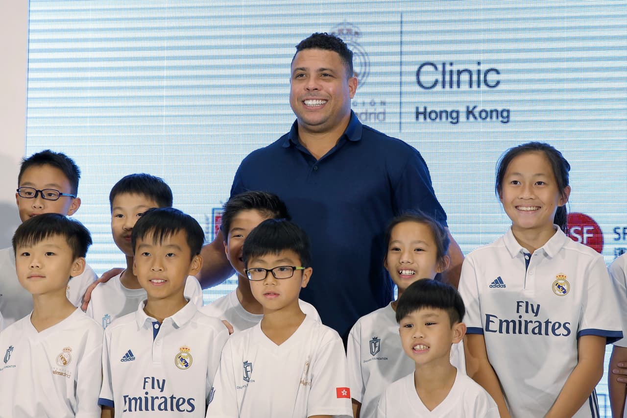 En la actualidad, 'O Fenómeno' está sin pareja y más dedicado a la vida pública.