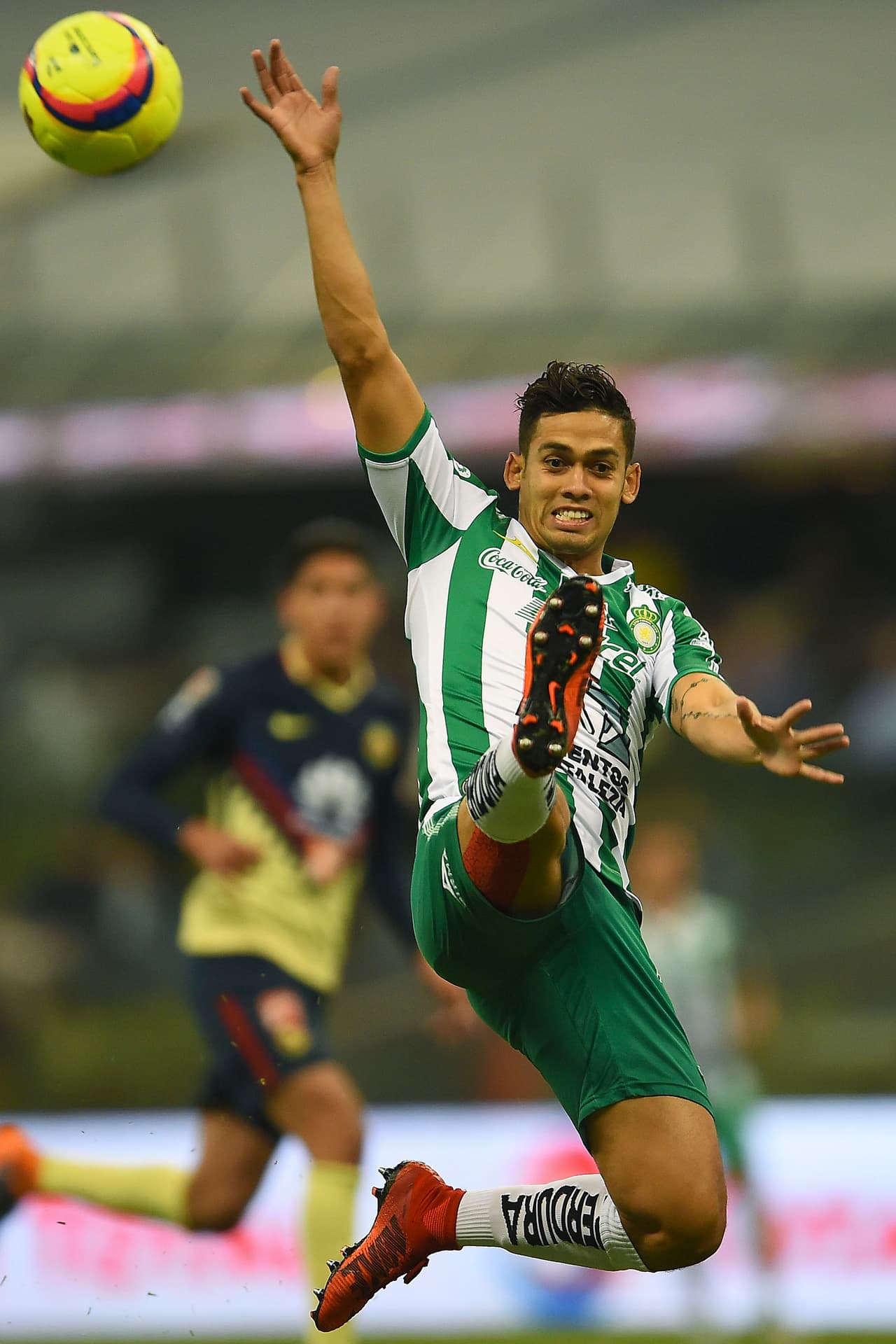 12 León: 15 puntos producto de 4 victorias, 3 empates y 5 derrotas con 16 goles a favor y 24 en contra.