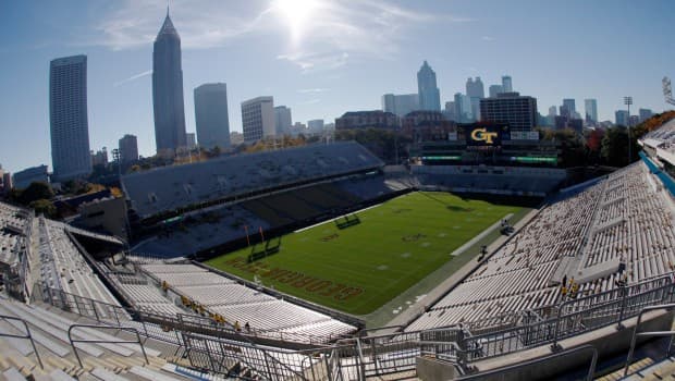 Con espacio para 55,000 personas, el Bobby Dodd Stadium servirá como la casa temporal del Atlanta United FC, equipo de debuta en la MLS como club de expansión en 2017. 
<br>