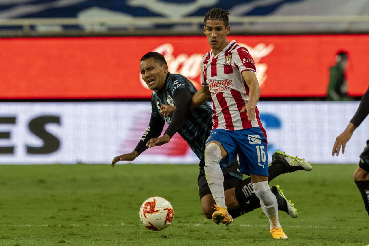 J.J. Macías no consigue anotar un penal al minuto 90+3 y Las Chivas terminan empatando en casa frente al Querétaro.