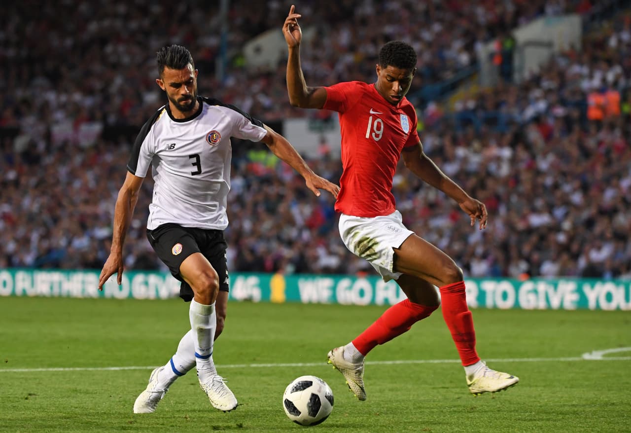 Los ticos apenas pudieron contener el ataque de Inglaterra, poderoso en la cancha durante la primera parte.