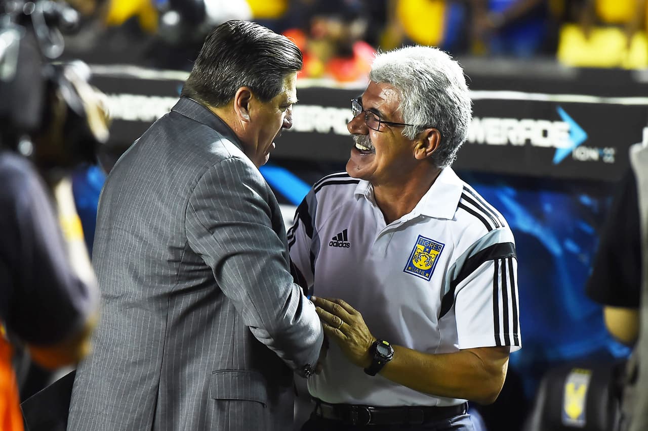 Sin embargo, al momento de verse en persona, el saludo fue cordial y estuvo lejos de la agresividad de sus ataques verbales. Esa serie la ganó Tigres.