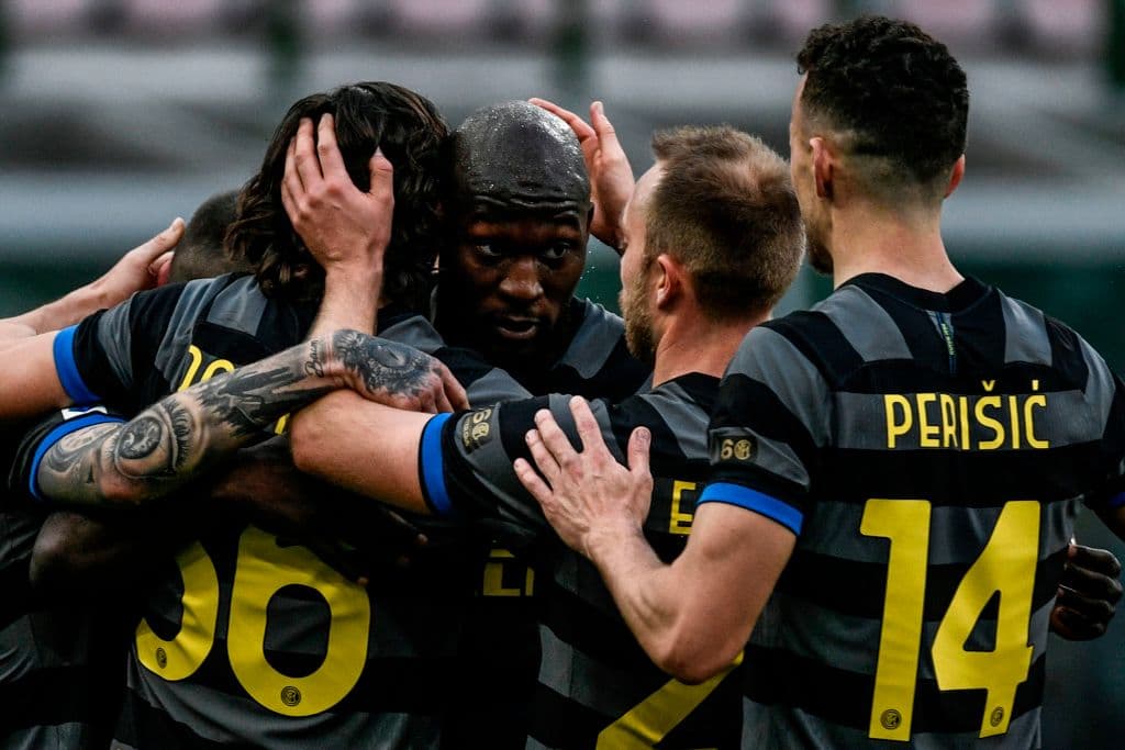 Romelu Lukaku, Matteo Darmian y Alexis Sánchez marcaron el 3-0 sobre el Genoa durante la Jornada 24 de la Serie A. Lukaku ya suma 18 goles y cinco asistencias en 23 partidos, la misma cantidad de participaciones en anotaciones que en encuentros, ¡increíble!