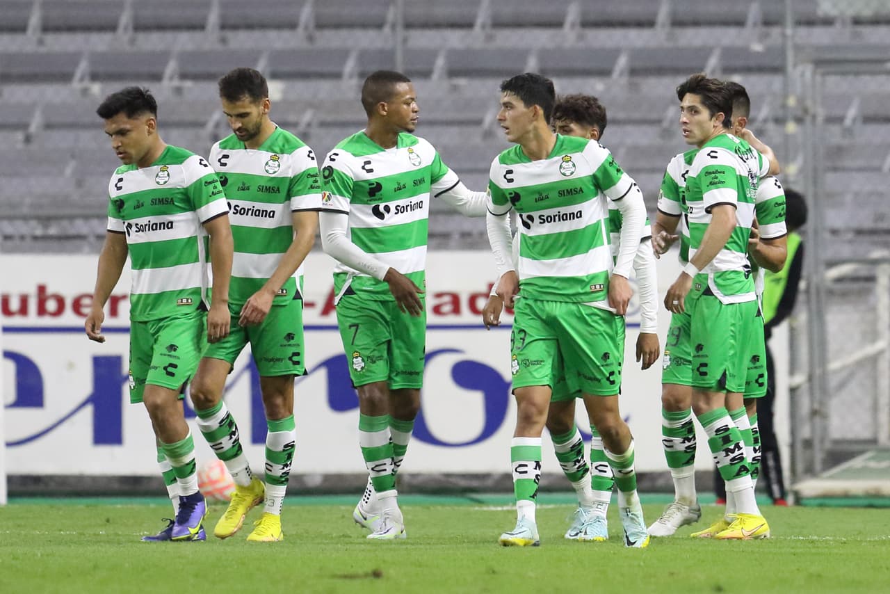 Santos Laguna derrotó a Mazatlán en su penúltimo partido dentro de la Copa por México 2022 con marcador de 3-2. Los goles de los Guerreros los hicieron Preciado, Brunetta y Medina; mientras que los cañoneros descontaron con tantos de Nahuelpán y Bárcenas.