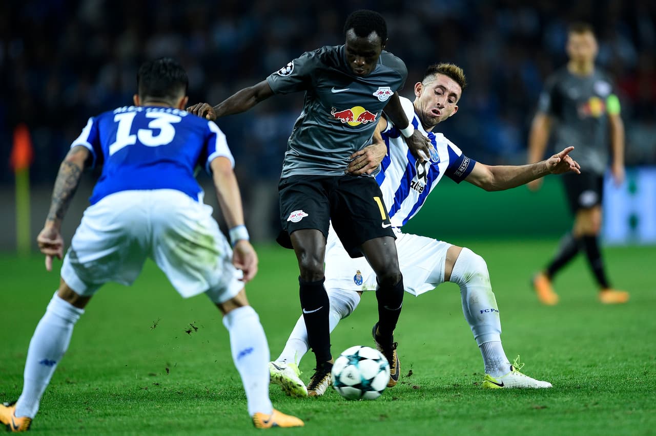 De nuevo la fiereza de los mexicanos apareció a flote e incluso el técnico de Porto, Sergio Conceicao, ingresó a la cancha a Diego Reyes para cuidar el resultado 2-1.