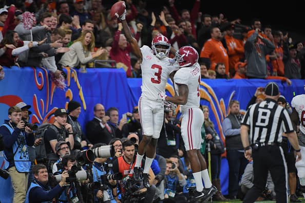 Calvin Ridley fue el mejor receptor de Alabama tras atrapar 4 envíos para 39 yardas y 1 anotación.