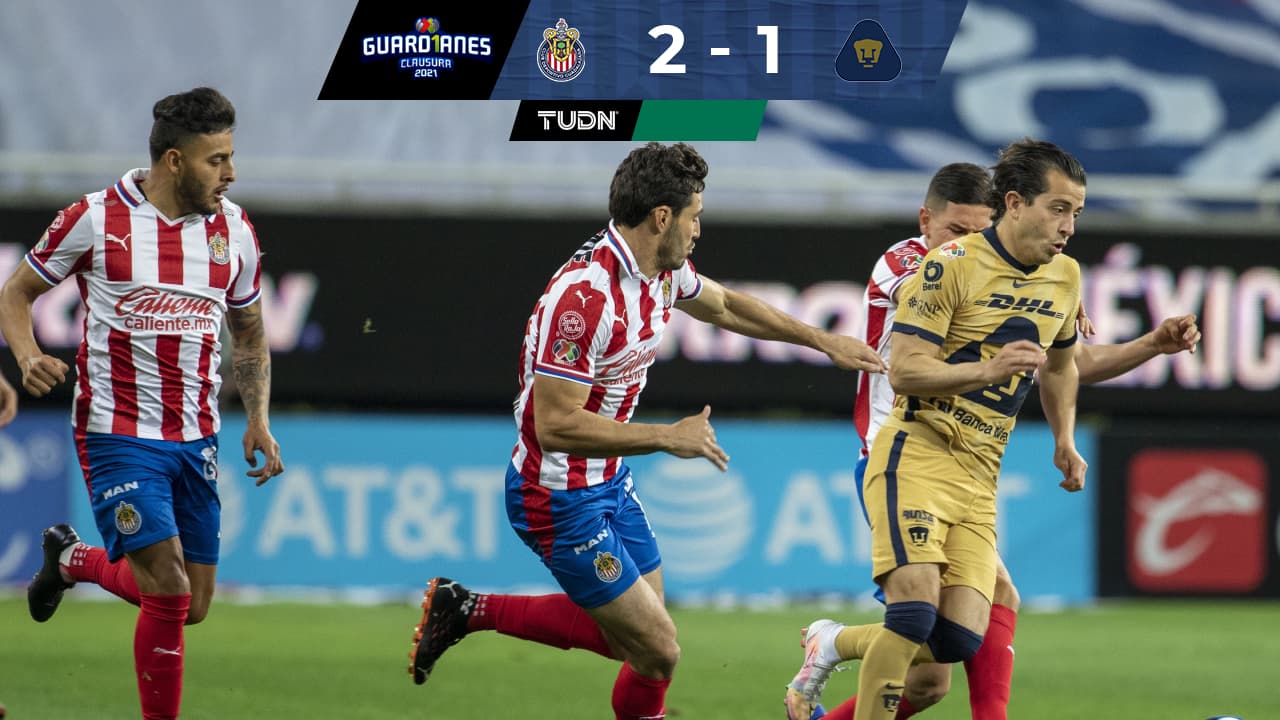 Chivas vence a Pumas con goles de JJ Macías y Mayorga