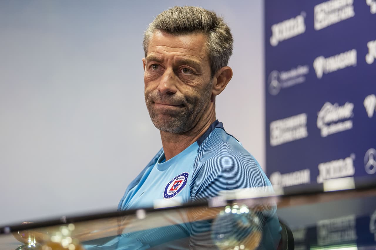 Pedro Caixinha se dejó llevar por rumores
