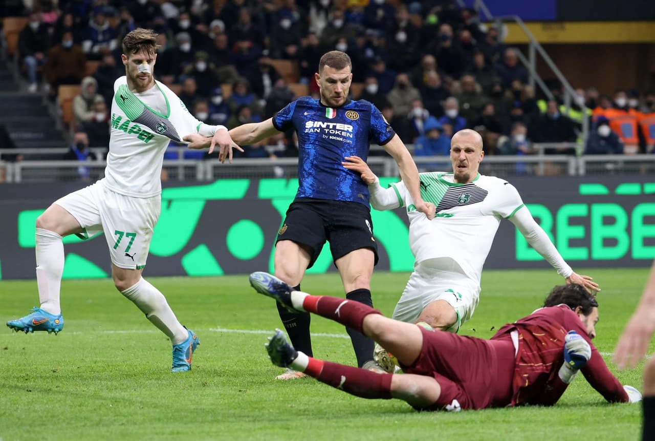 El Inter tropieza en casa 0-2 ante Sassuolo, durante la J29 en la Serie A. Fueron Giacomo Raspadori (8') y Gianluca Scamacca (26') quienes les dieron el triunfo a los neroverdi.