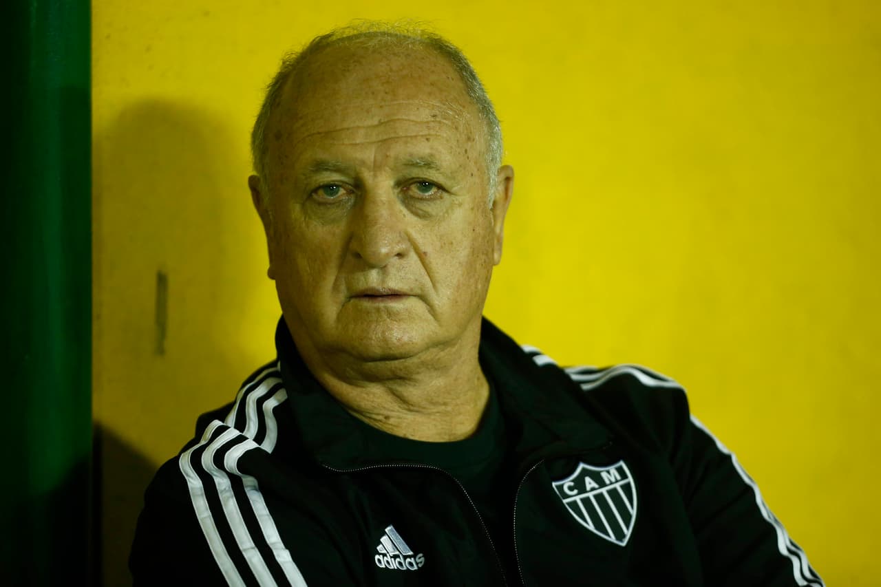 Desde Brasil ponen a Scolari como candidato a DT del Tri; Lozano, firme