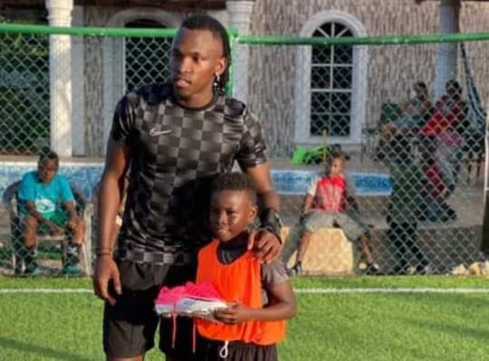 De la comunidad del delantero del Houston Dynamo, San Juan Tela, Honduras.