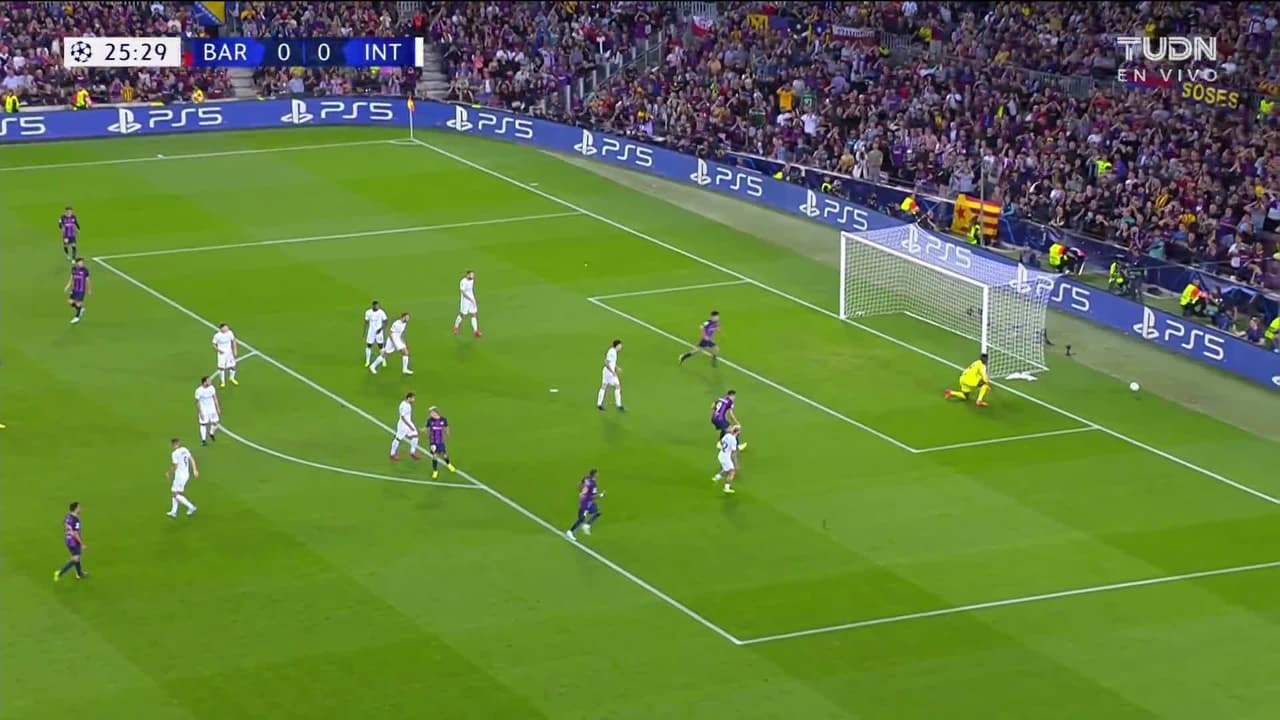 ¡TIRO ATAJADO! disparo por Ousmane Dembélé.